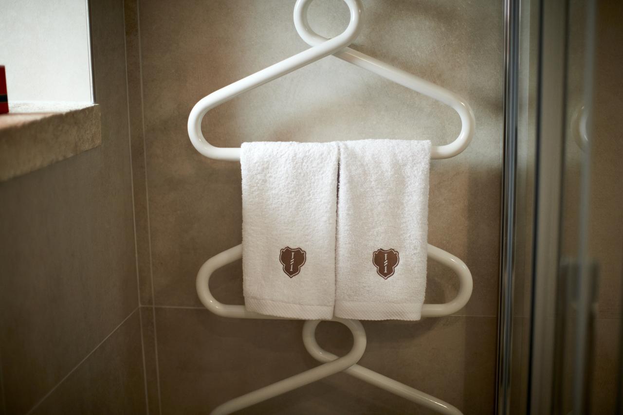 كونفيرسانو Iulius Suite & Spa المظهر الخارجي الصورة